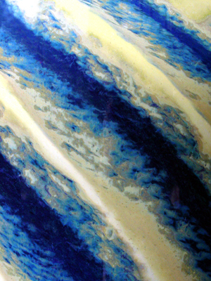 Blue and white marble spiral vase - detail